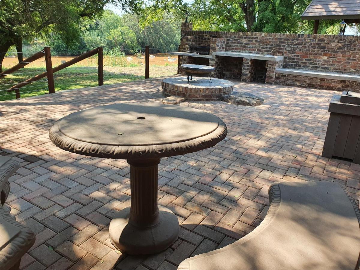 Ekuthuleni River Front Chalets Maruleng Eksteriør billede